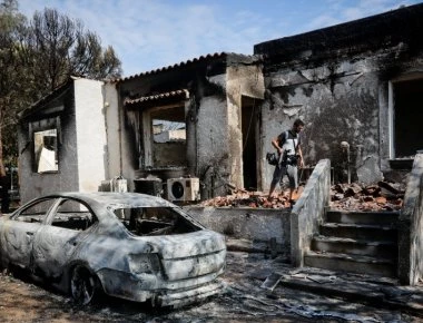 Συνεχίζονται οι αυτοψίες των «κόκκινων» κτηρίων στις πυρόπληκτες περιοχές
